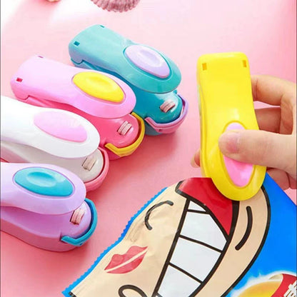 Mini Snack Sealer Small Household Bag Sealer Portable Hand Pressure Heat Sealer Plastic Bag Sealer